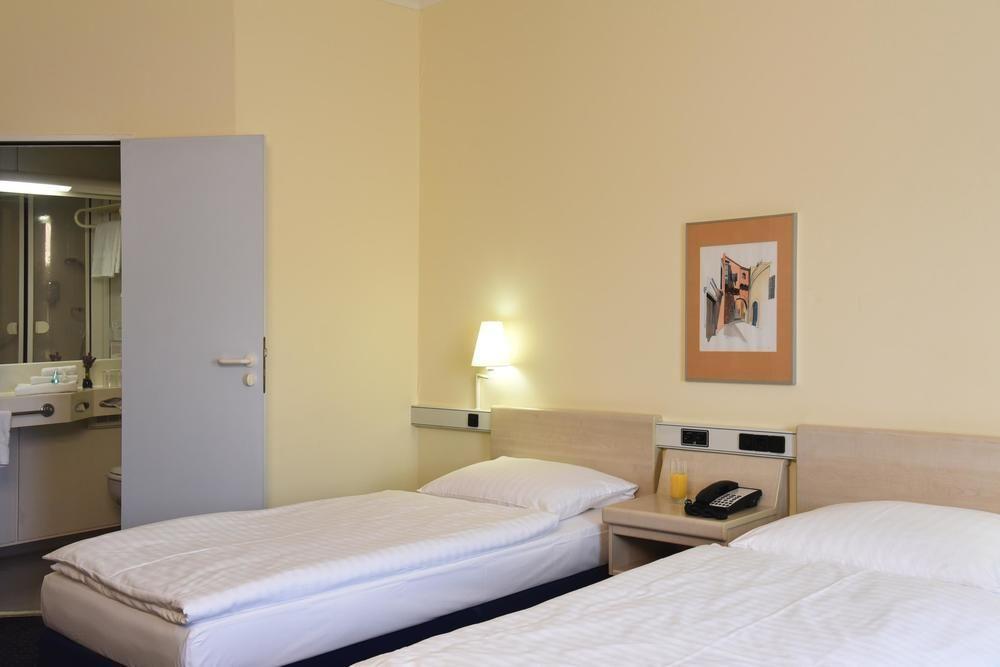 Intercityhotel Stuttgart Exteriör bild