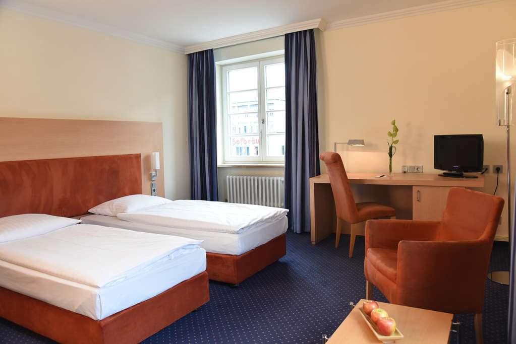 Intercityhotel Stuttgart Rum bild
