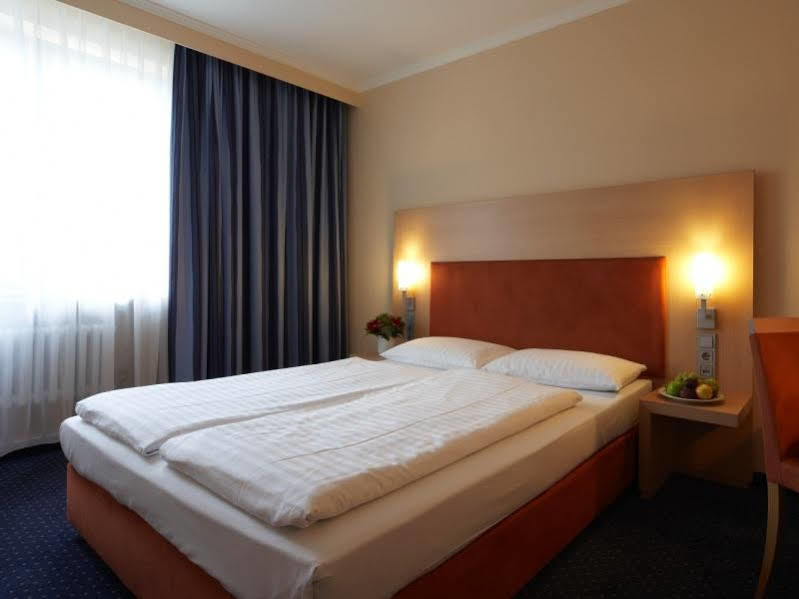 Intercityhotel Stuttgart Exteriör bild