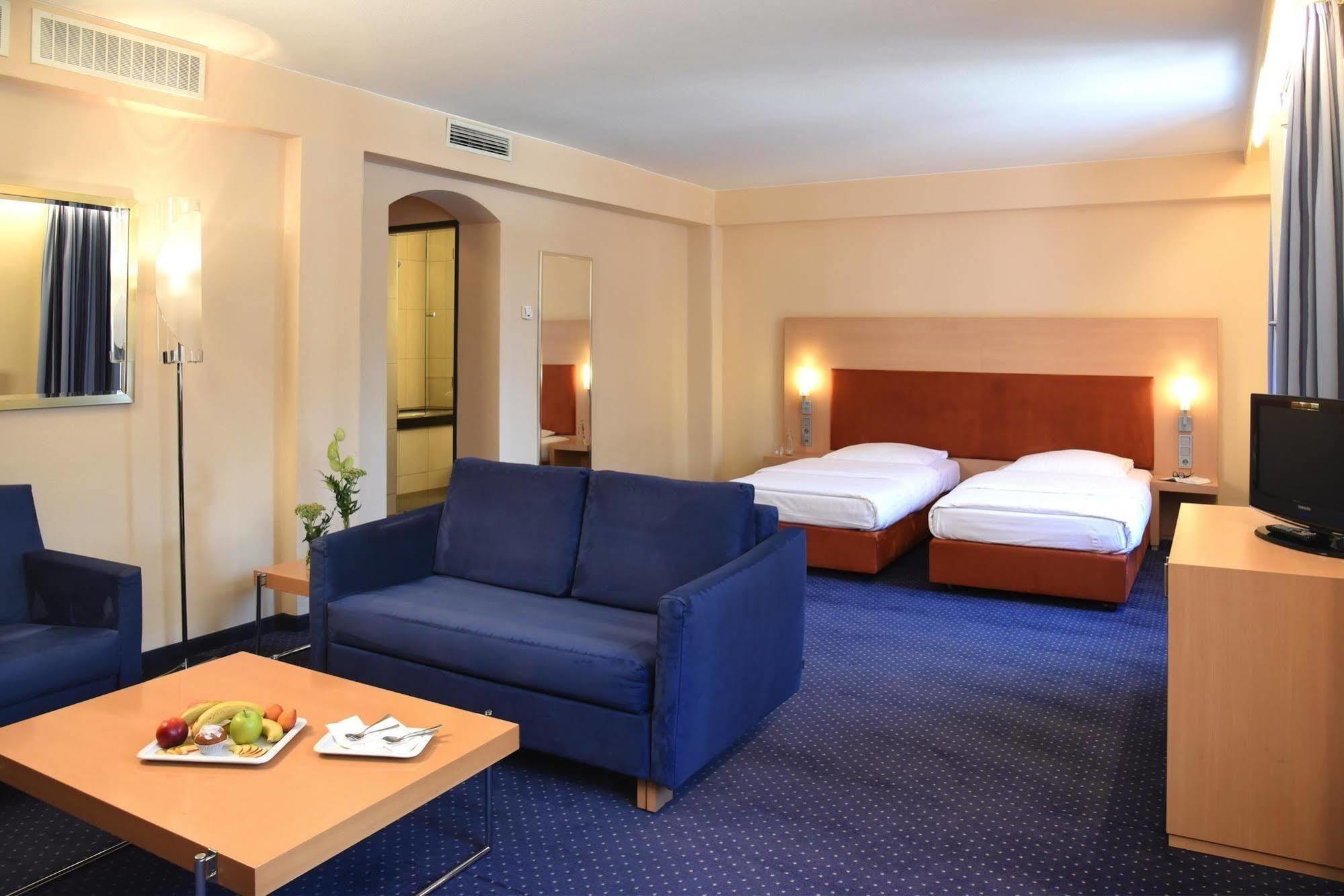 Intercityhotel Stuttgart Exteriör bild